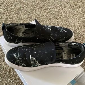 Star Wars TOMS men size 10